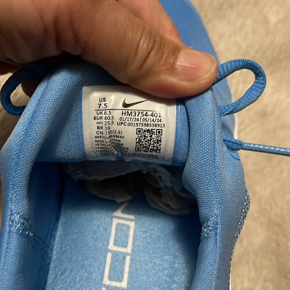 Nike Women's Athletic Shoes in Light Blue and White - Picture 12 of 13